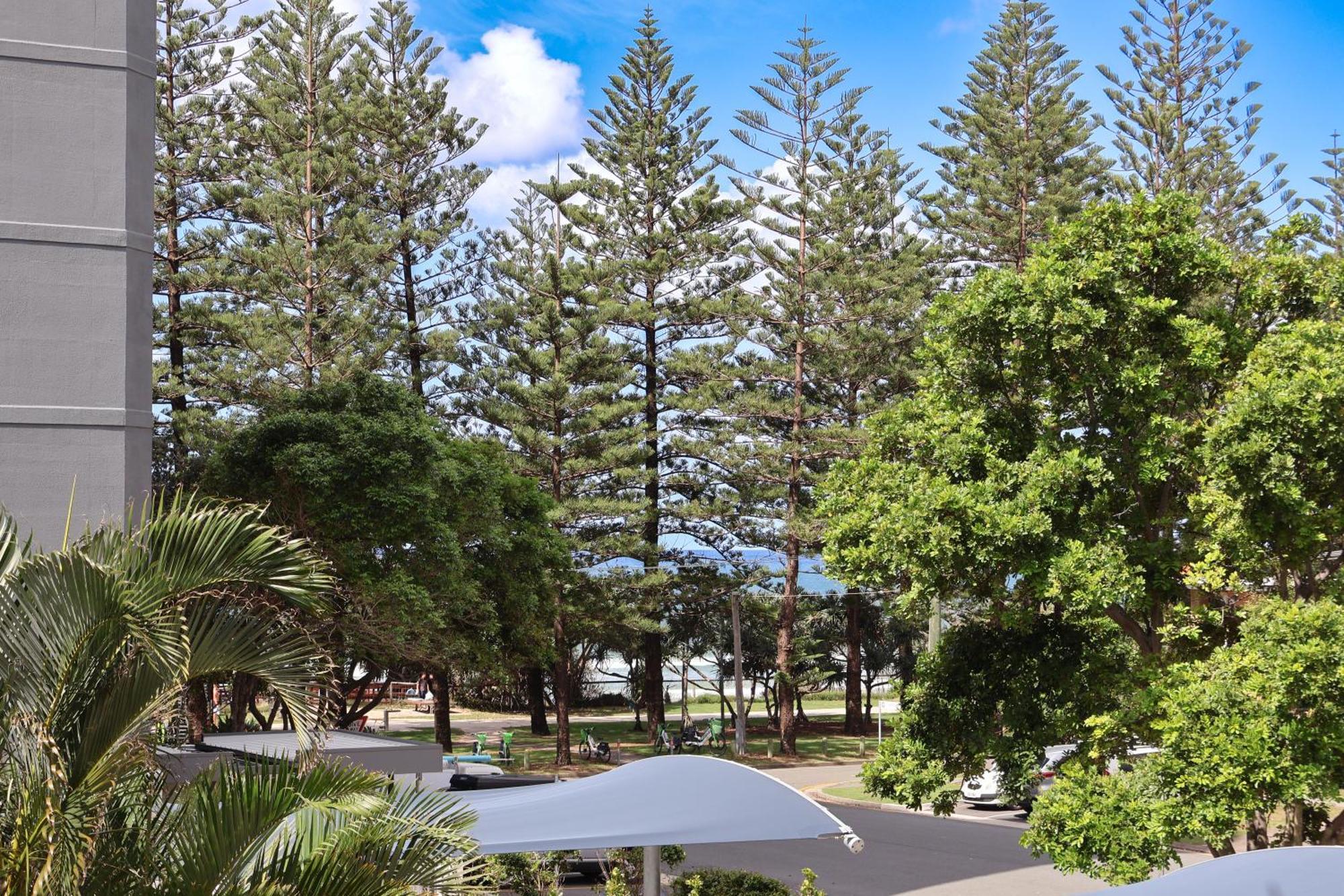 Burleigh On The Beach Gold Coast Bagian luar foto